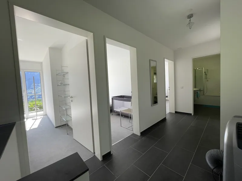 VILLA 4.5 CON SPLENDIDA VISTA LAGO A 10 MINUTI DA LUGANO, photo 9