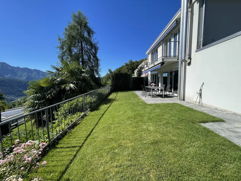 VILLA 4.5 CON SPLENDIDA VISTA LAGO A 10 MINUTI DA LUGANO, photo 1
