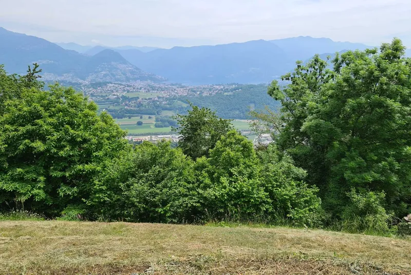 TERRENO EDIFICABILE R2 VISTA LAGO CON PROGETTO A CADEMARIO, Foto 2