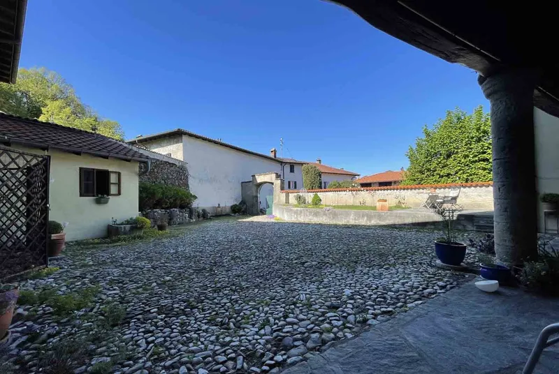 CASA STORICA 7 LOCALI CON AMPIO GIARDINO A TREMONA, photo 9
