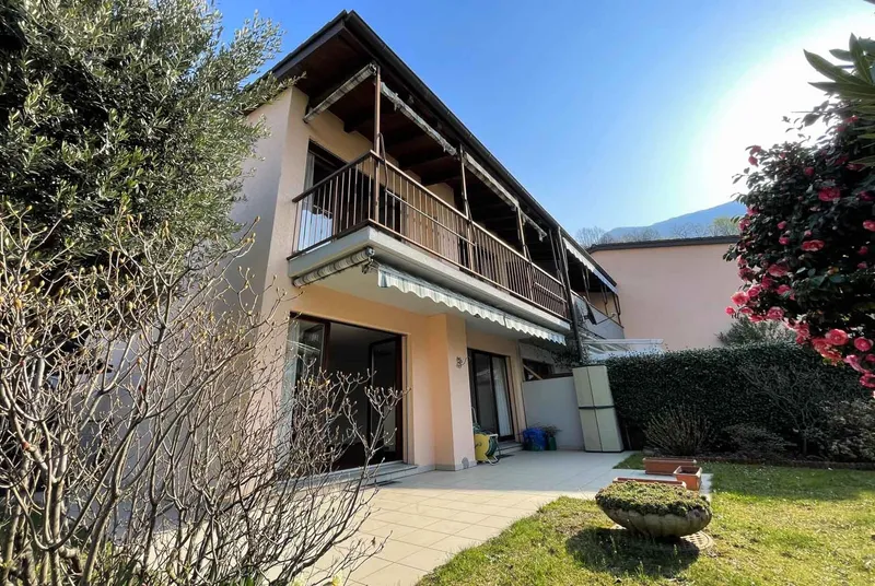 VILLA A SCHIERA CON TERRAZZA ED AMPIO GIARDINO A PREGASSONA, photo 1