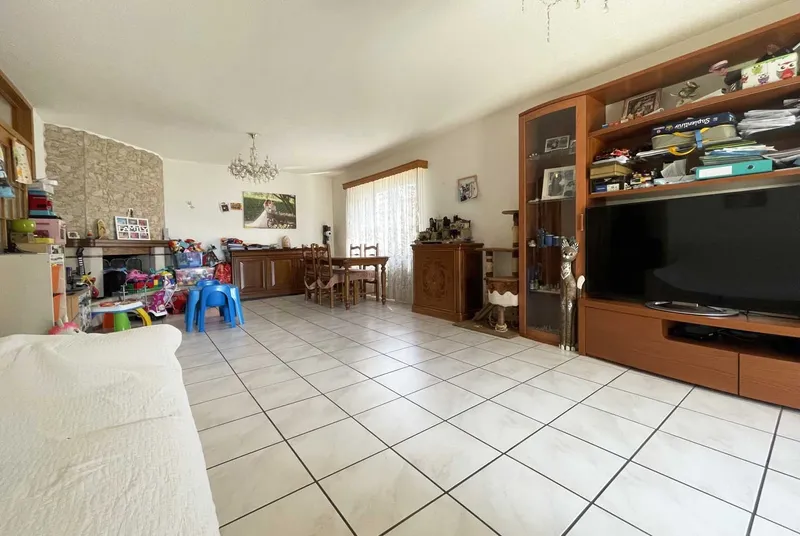STUPENDA VILLA UNIFAMILIARE 4.5 LOCALI CON GIARDINO A STABIO, Foto 2