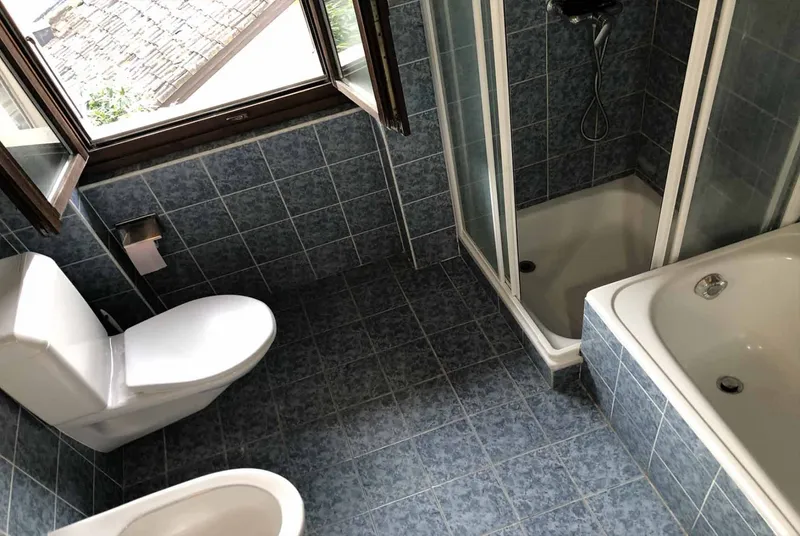 AFFITTASI MODERNO DUPLEX 3.5 LOCALI ARREDATO A CAPOLAGO, foto 9