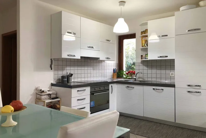 AFFITTASI MODERNO DUPLEX 3.5 LOCALI ARREDATO A CAPOLAGO, foto 5