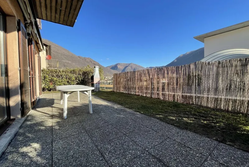 SPAZIOSA CASA 4.5 LOCALI CON GIARDINO PRIVATO A MEZZOVICO, Foto 4
