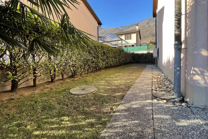 SPAZIOSA CASA 4.5 LOCALI CON GIARDINO PRIVATO A MEZZOVICO, Foto 3