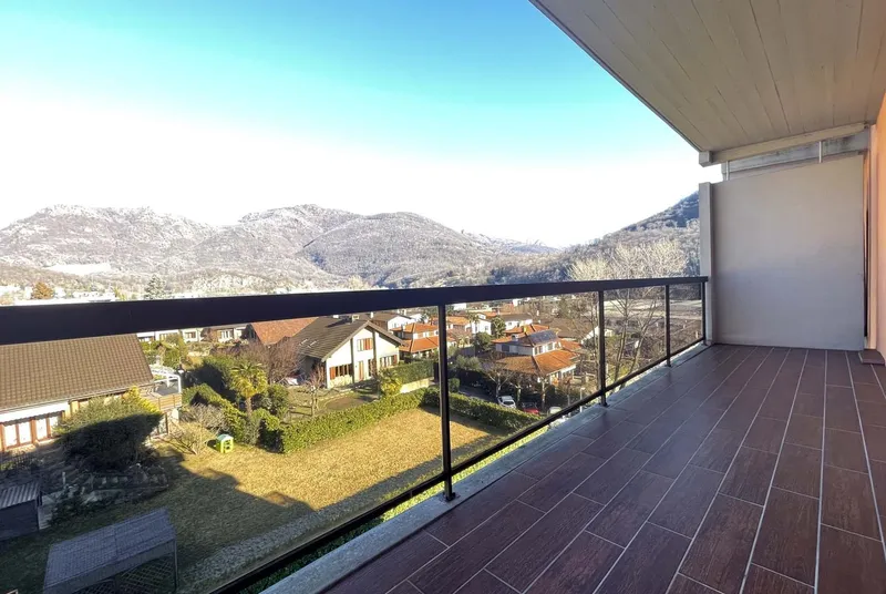 GRANDE 3.5 LOCALI RISTRUTTURATO CON AMPIA TERRAZZA A TAVERNE, foto 2
