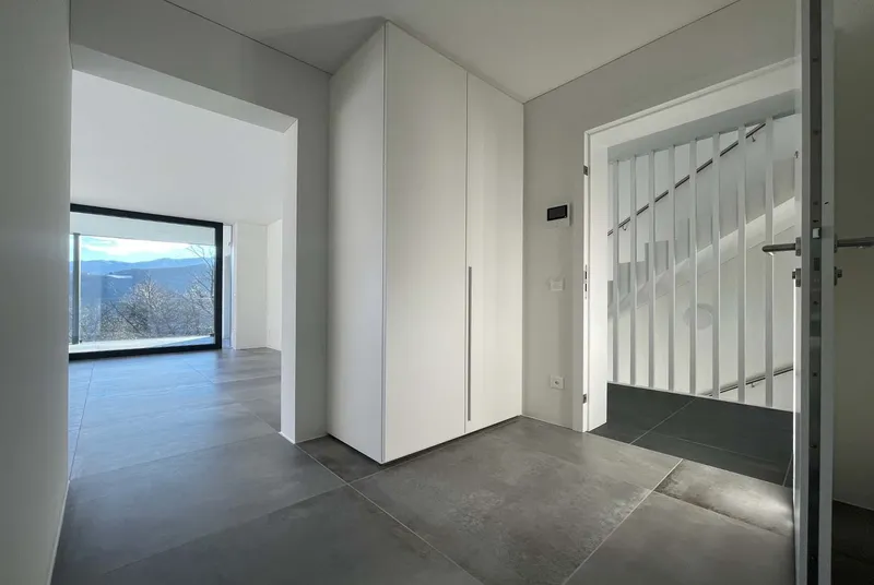 AFFITTASI NUOVO 3.5 CON TERRAZZA E GIARDINO IN COLLINA D'ORO, foto 4