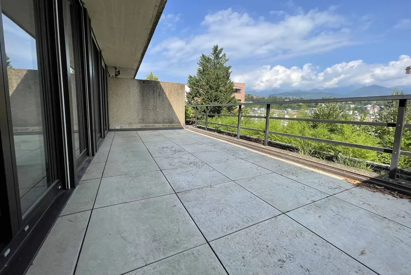 AFFITTASI 2.5 LOCALI CON TERRAZZA VISTA LAGO A PARADISO, foto 10