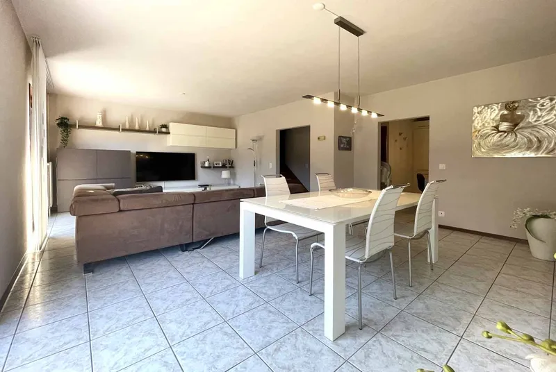 VILLETTA UNIFAMILIARE 5.5 LOCALI CON GIARDINO A MEZZOVICO, photo 5