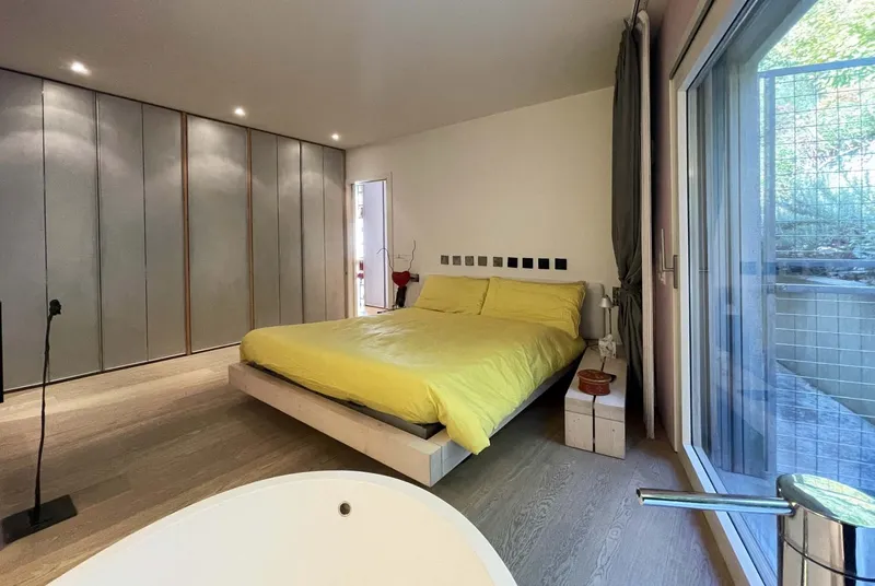 MODERNA ED AMPIA VILLA BIFAMILIARE VISTA LAGO A MELANO, photo 9