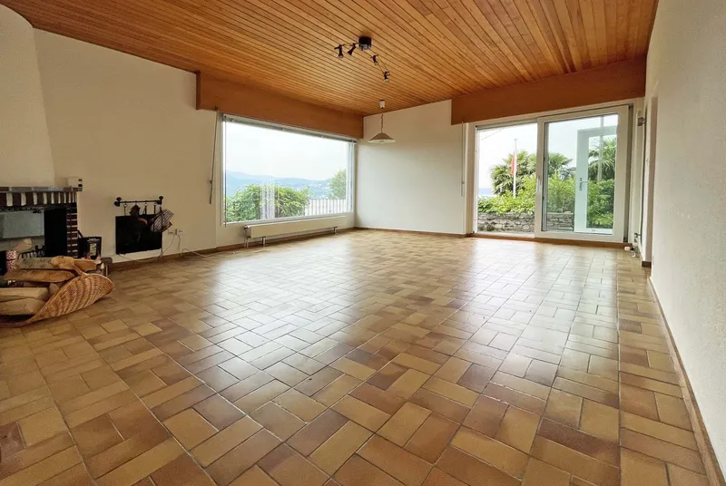 BELLISSIMA CASETTA CON GRANDE GIARDINO E VISTA LAGO AD AGNO, foto 3