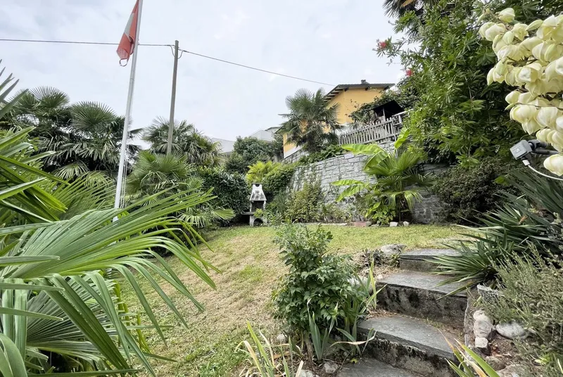 BELLISSIMA CASETTA CON GRANDE GIARDINO E VISTA LAGO AD AGNO, foto 11