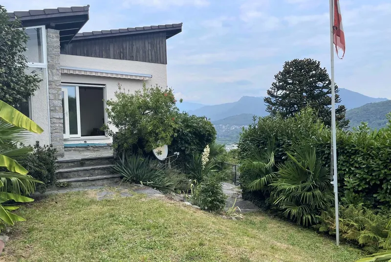 BELLISSIMA CASETTA CON GRANDE GIARDINO E VISTA LAGO AD AGNO, foto 10