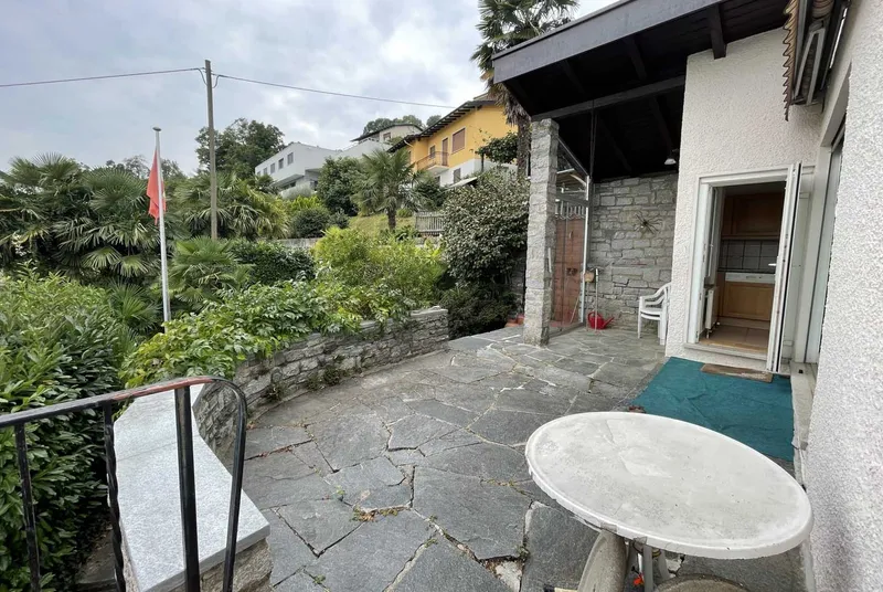 BELLISSIMA CASETTA CON GRANDE GIARDINO E VISTA LAGO AD AGNO, foto 12