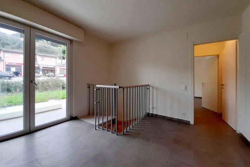 AFFITTASI DUPLEX 4 LOCALI MODERNO CON GIARDINO A CADENAZZO, foto 3