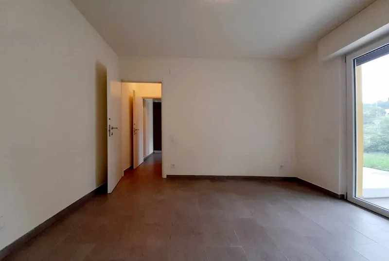AFFITTASI DUPLEX 4 LOCALI MODERNO CON GIARDINO A CADENAZZO, foto 7