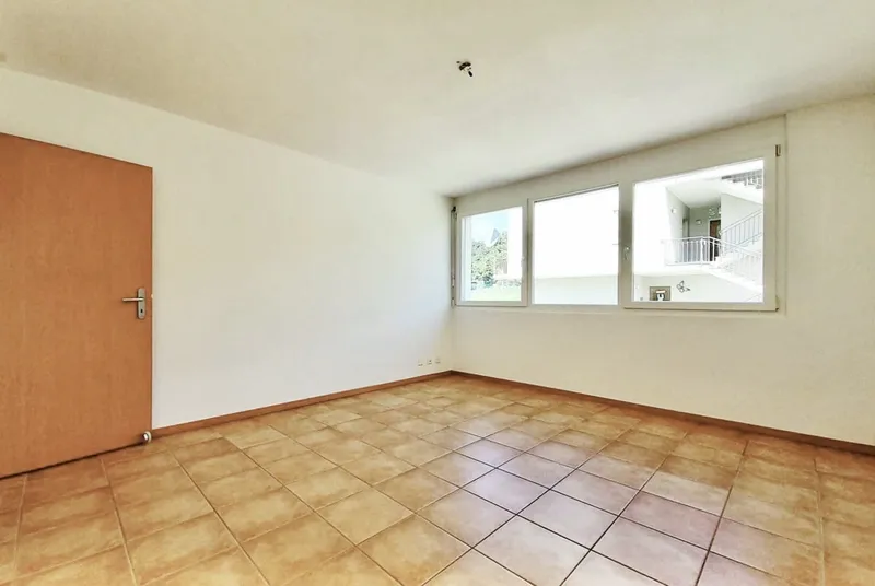 AFFITTASI AMPIO E MODERNO 2.5 LOCALI CON TERRAZZA A MAGLIASO, foto 7
