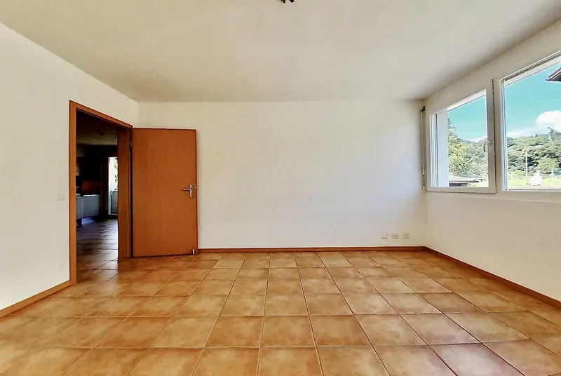 AFFITTASI AMPIO E MODERNO 2.5 LOCALI CON TERRAZZA A MAGLIASO, foto 6