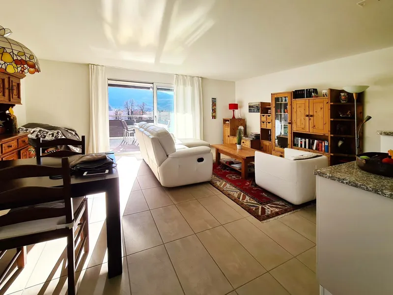 AFFITTASI MODERNO 2.5 CON TERRAZZA E PISCINA A CASLANO, foto 12