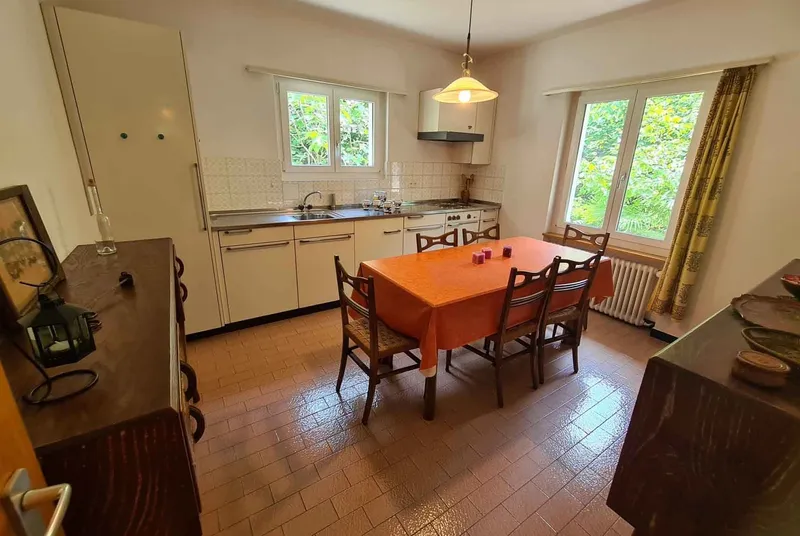 GRANDE CASA BIFAMILIARE CON TERRENO EDIFICABILE A PURASCA, foto 6