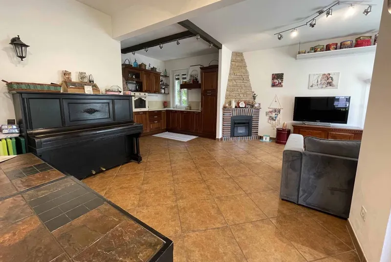 OCCASIONE - CASA UNIFAMILIARE CON AMPIO GIARDINO A MENDRISIO, Foto 5