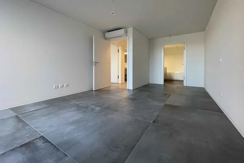 STUPENDO 3.5 LOCALI CON TERRAZZA E GIARDINO IN COLLINA D'ORO, Foto 10