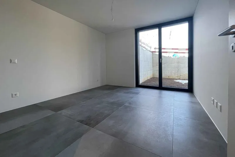 STUPENDO 3.5 LOCALI CON TERRAZZA E GIARDINO IN COLLINA D'ORO, Foto 9