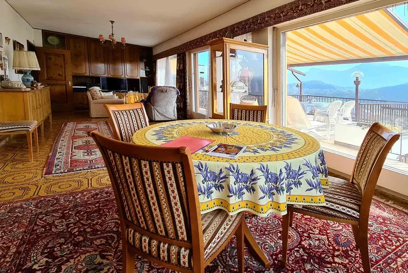 VILLA CON PISCINA INTERNA E BELLISSIMA VISTA APERTA AD AGNO, Foto 9