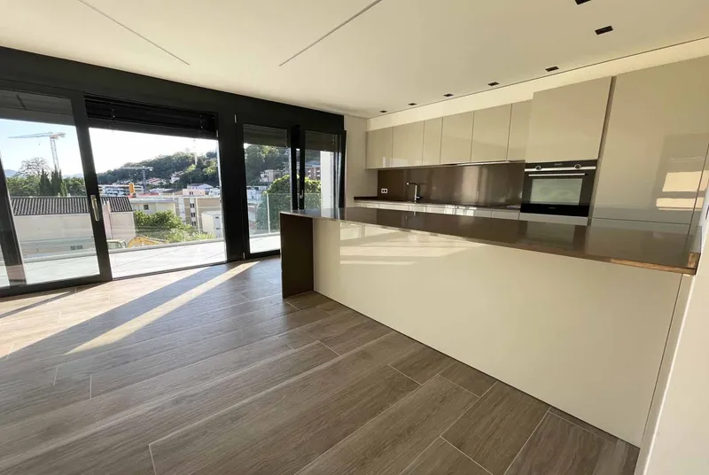 NUOVO ATTICO 3.5 LOCALI CON TERRAZZA SUL TETTO A CANOBBIO, Foto 3