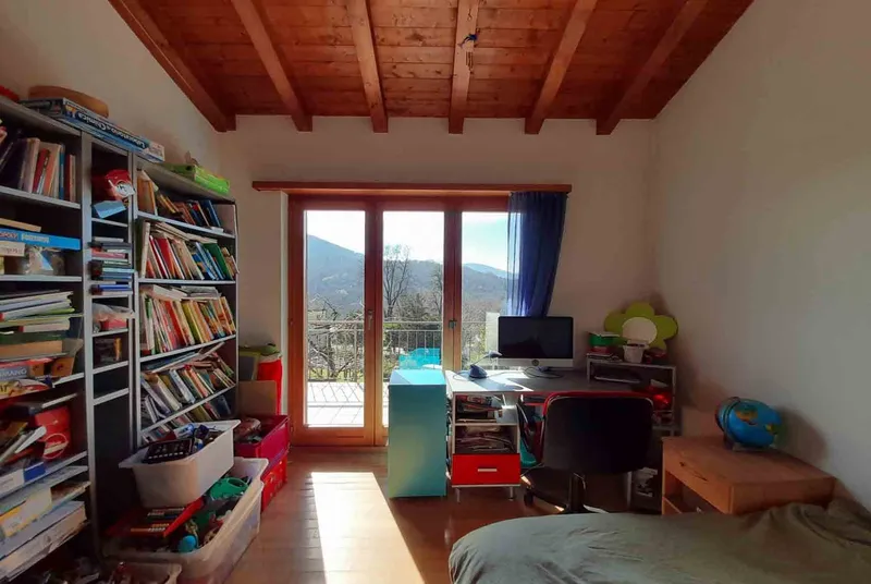 SPLENDIDA VILLA DI 6.5 LOCALI CON AMPIO GIARDINO A CURIO, photo 7