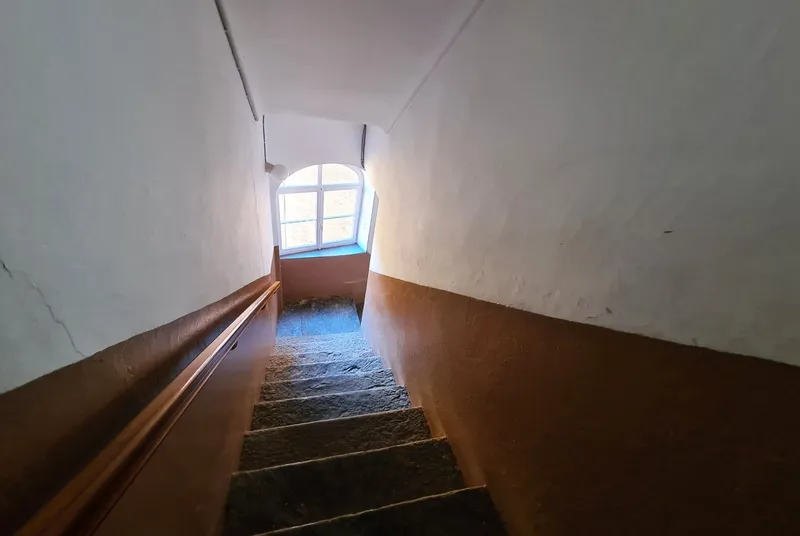 AMPIA CASA DA RISTRUTTURARE CON 1500 MQ DI TERRENO A ROVIO, photo 10