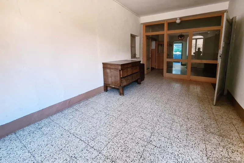 AMPIA CASA DA RISTRUTTURARE CON 1500 MQ DI TERRENO A ROVIO, photo 11