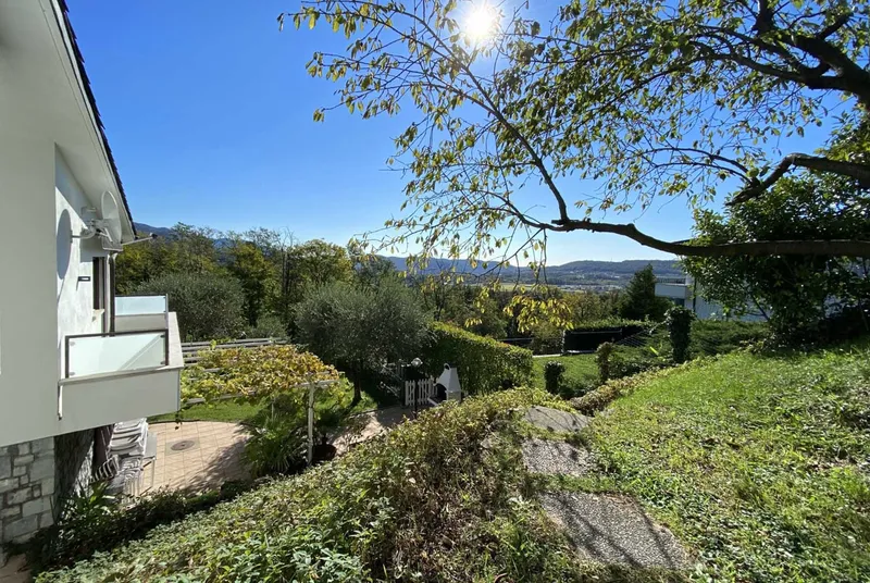 STUPENDA VILLA 7 LOCALI CON TERRAZZA E GIARDINO A BESAZIO, Foto 10