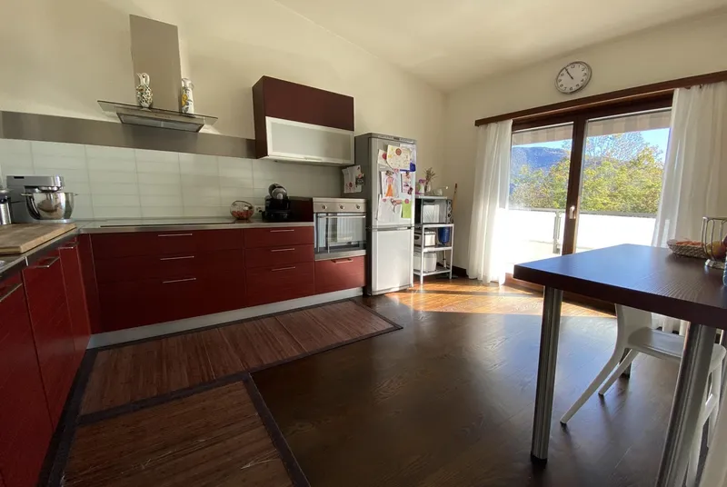 STUPENDA VILLA 7 LOCALI CON TERRAZZA E GIARDINO A BESAZIO, Foto 6