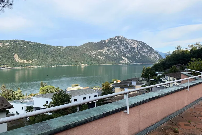 VILLA 6.5 LOCALI CON AMPIO GIARDINO VISTA LAGO A BISSONE, photo 9