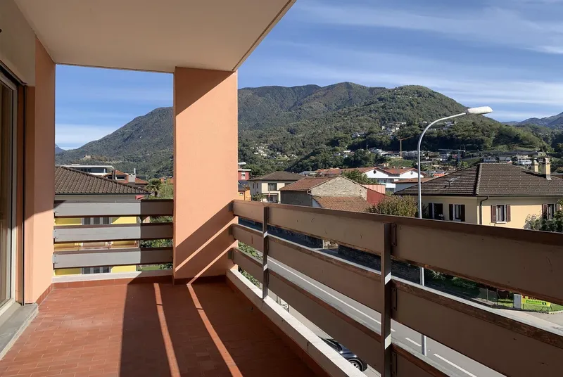 AFFITTASI AMPIO ATTICO 3.5 LOCALI CON TERRAZZA A GIUBIASCO, photo 1