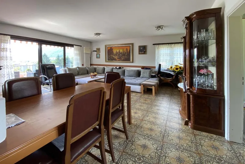 CASA BIFAMILIARE 8.5 LOCALI CON TERRENO EDIFICABILE A LAMONE, photo 4