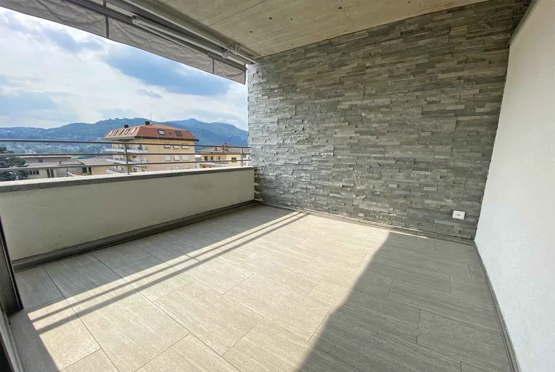 LUMINOSO E MODERNO 4.5 CON AMPIA TERRAZZA A MENDRISIO CENTRO, Foto 2