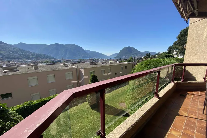 2.5 LOCALI CON VISTA LAGO E PISCINA RESIDENZIALE A LUGANO, foto 12