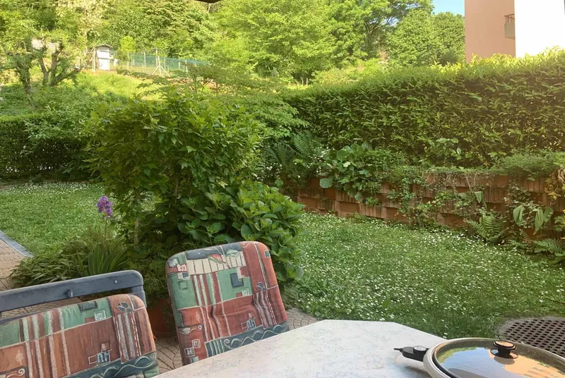 AMPIO 5.5 LOCALI CON GRANDE GIARDINO E PISCINA A MORBIO, foto 6