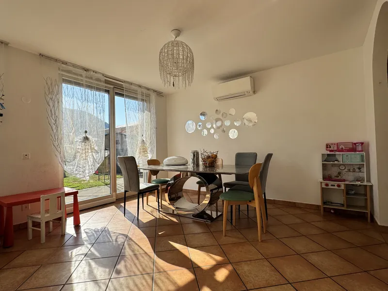 CASA GEMELLA DI 8.5 LOCALI CON PISCINA E TERRENO A MELANO, foto 2