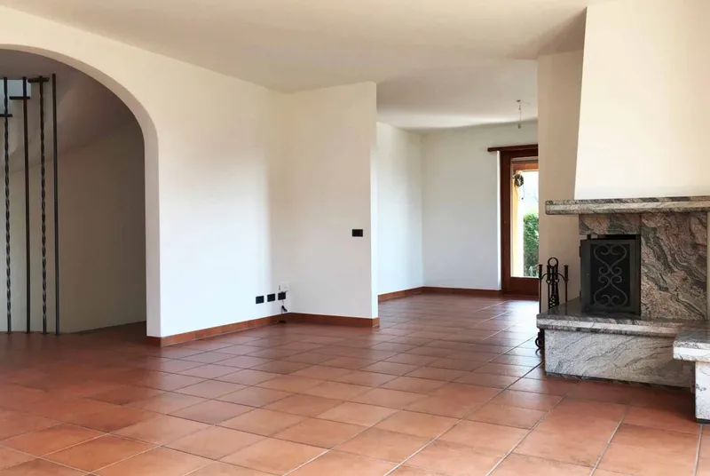 CASA UNIFAMILIARE 6.5 LOCALI CON GIARDINO A PEDRINATE, Foto 4