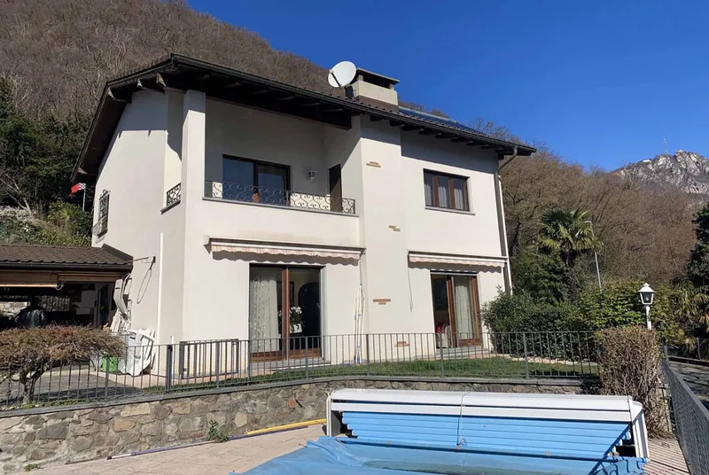 VILLETTA DI 200 MQ CON PISCINA ESTERNA VISTA LAGO A MELIDE, foto 2