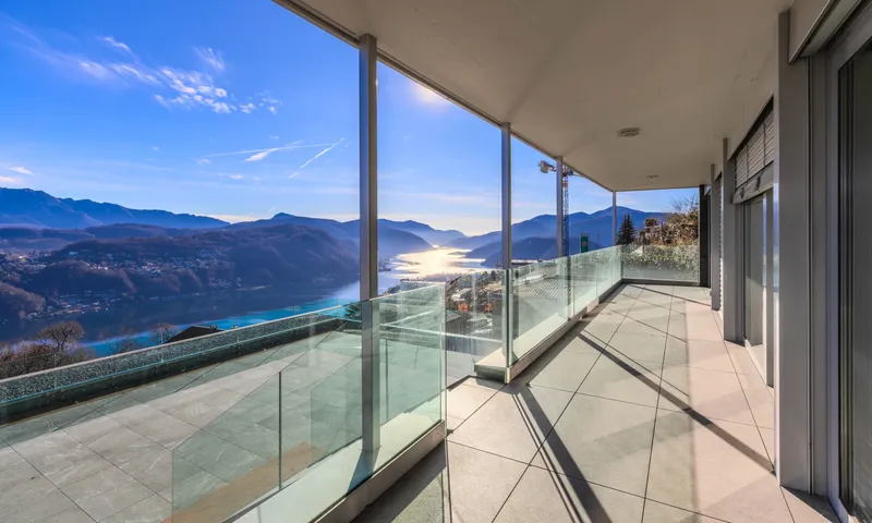 MODERNO E AMPIO 4.5 LOCALI CON TERRAZZA VISTA LAGO A VERNATE, Foto 2