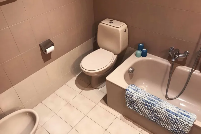 APPARTAMENTO 2.5 LOCALI VISTA LAGO CON PISCINA A BISSONE, foto 8