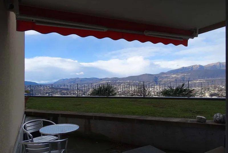 AMPIO MONOLOCALE VISTA LAGO CON PISCINA AD ALDESAGO, photo 11