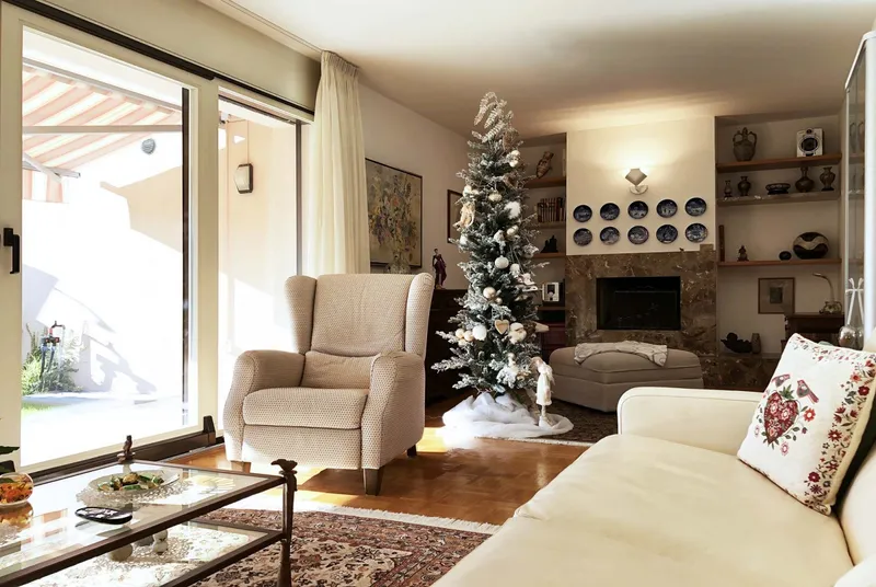 AMPIA E LUMINOSA VILLA 5.5 LOCALI CON PISCINA A CASTEL SAN P, foto 5