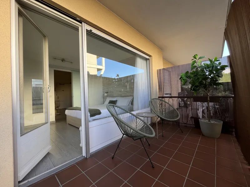 AFFITTASI 2.5 ARREDATO CON PARZIALE VISTA LAGO A PARADISO, foto 7