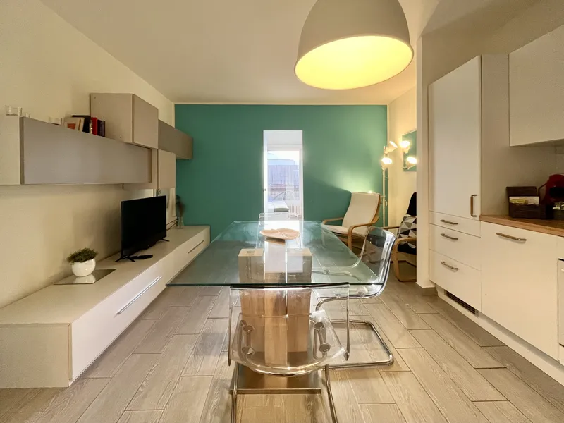 AFFITTASI 2.5 ARREDATO CON PARZIALE VISTA LAGO A PARADISO, foto 3